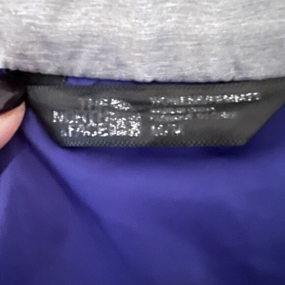 The North Face Women’s Gray & Purple Puffer Jacket Coat Lightweight EUC - Medium - Picture 4 of 7